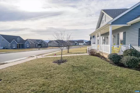 125 Stone Dr, Stuarts Draft, VA 24477 photo 8