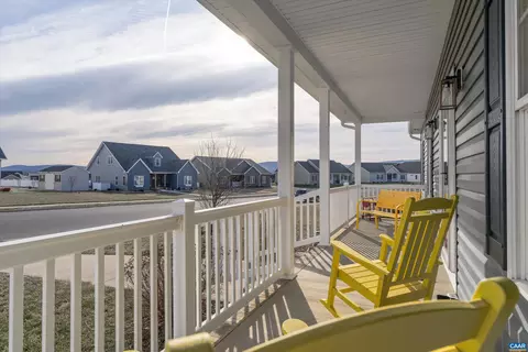 125 Stone Dr, Stuarts Draft, VA 24477 photo 10