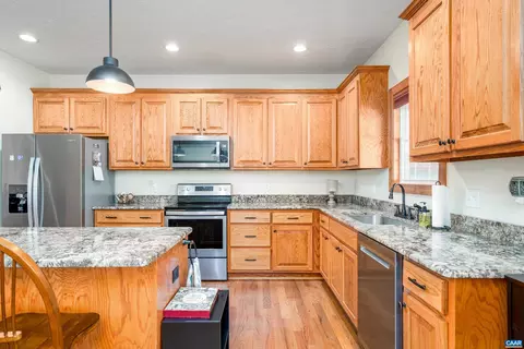 125 Stone Dr, Stuarts Draft, VA 24477 photo 18