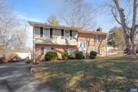 109 Saint Ives Rd, Charlottesville, VA 22911
