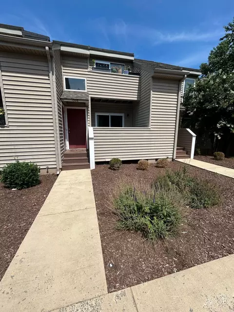 1386 Bradley Dr, Harrisonburg, VA 22801
