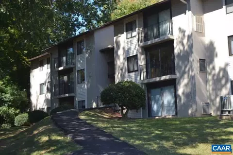3 Spring Ct, Charlottesville, VA 22901