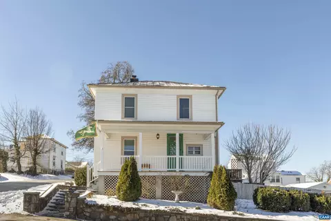 908 Trout St, Staunton, VA 24401