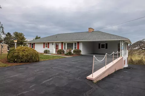 6723 Vista Heights Dr, Bridgewater, VA 22812