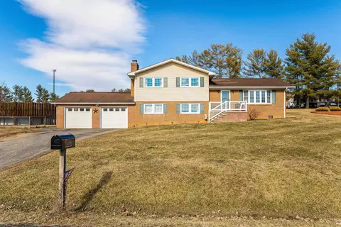 40 Earhart Ln, Verona, VA 24482