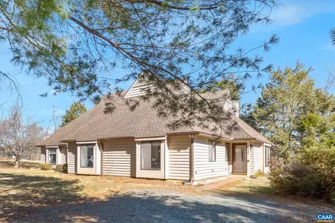 1025 Highlands Dr, Charlottesville, VA 22901
