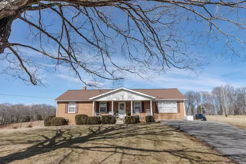 87 Tiffany Dr, Buena Vista, VA 24416
