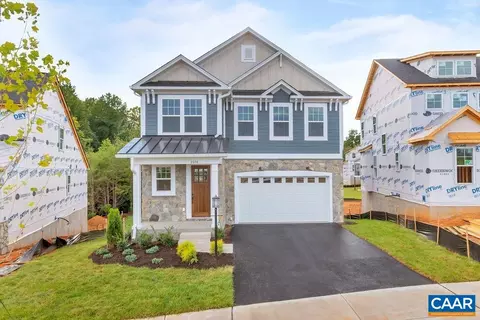304 Sunbird Ln, Waynesboro, VA 22980