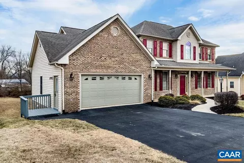 25 Erem Way, Fishersville, VA 22939
