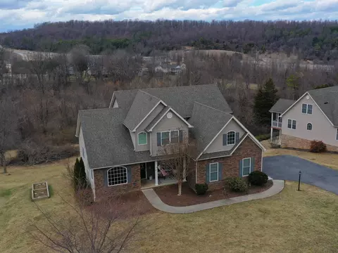 146 Fairfield Dr, Staunton, VA 24401