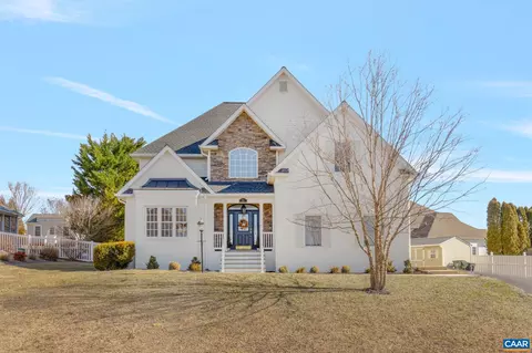 19 Oxford Rd, Fishersville, VA 22939