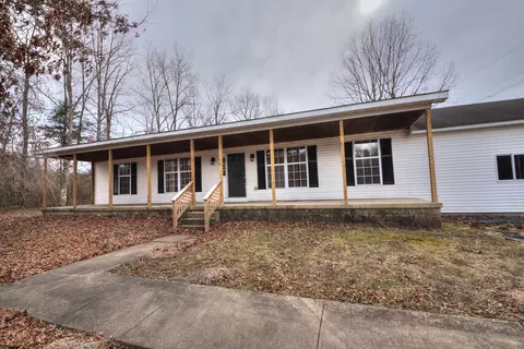 83 Venus Dr, Waynesboro, VA 22980