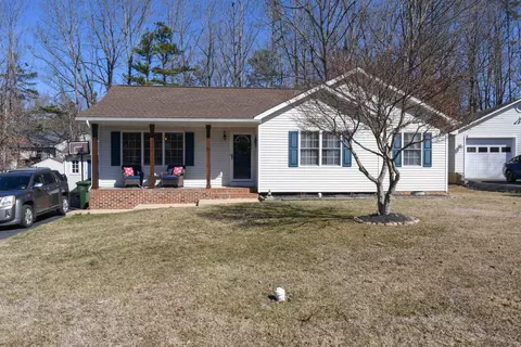 61 Canton Ln, Stuarts Draft, VA 24477