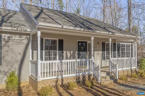 39 Riverside Dr, Palmyra, VA 22963