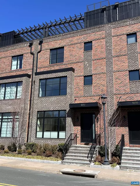1037 E Water St E, Charlottesville, VA 22902