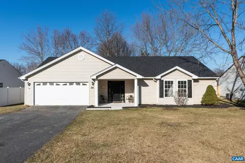 26 Somerset Dr, Weyers Cave, VA 24486