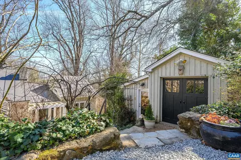 1004 Rugby Rd, Charlottesville, VA 22903