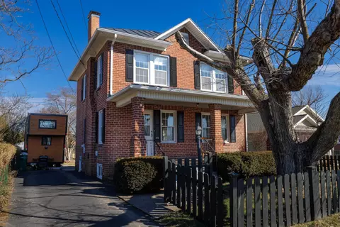570 Mason St, Dayton, VA 22821