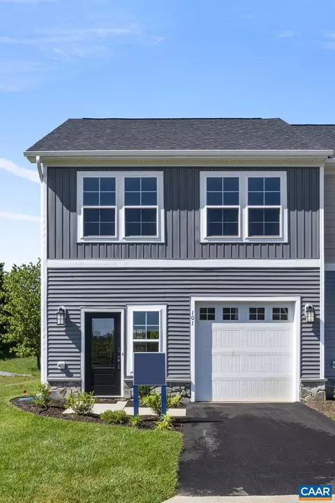 337 Ridgeline Dr, Waynesboro, VA 22980
