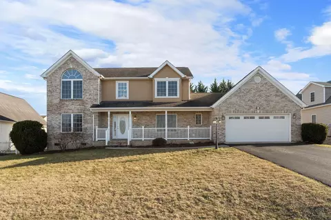 44 Bowmans Run Dr, Stuarts Draft, VA 24477