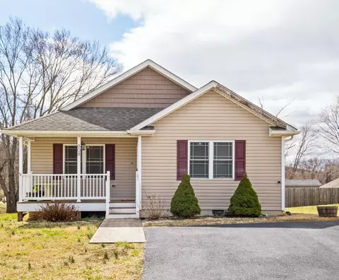 808 Moore St, Staunton, VA 24401
