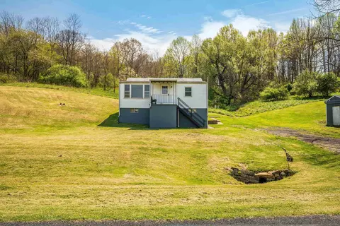 431 Smoky Row Rd, Staunton, VA 24401