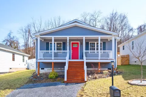 1016 Albemarle Ave, Waynesboro, VA 22980