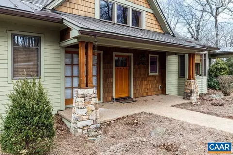625 Fawn Ridge Dr, Roseland, VA 22967