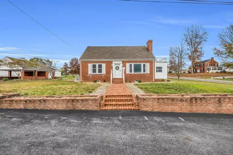 518 Ninth St, Shenandoah, VA 22849