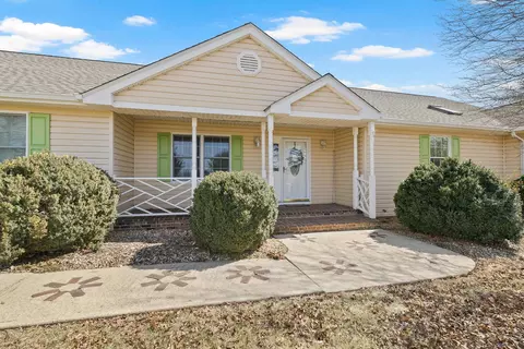 328 Westminister Dr, Fishersville, VA 22939