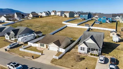 84 Lofty Cir, Stuarts Draft, VA 24477 photo 60