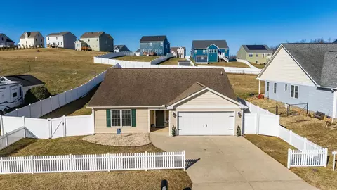 84 Lofty Cir, Stuarts Draft, VA 24477