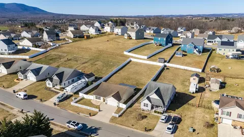 84 Lofty Cir, Stuarts Draft, VA 24477 photo 61