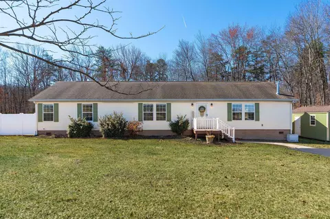 1291 Howardsville Tpke, Stuarts Draft, VA 24477