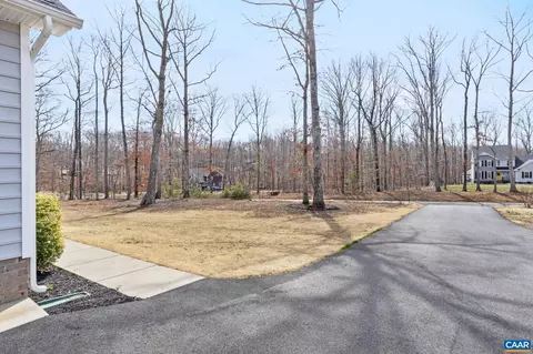 1075 Pine Crest Dr, Troy, VA 22974 photo 8