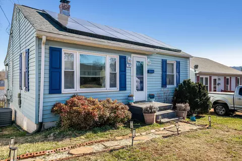 909 Rougemont Ave, Charlottesville, VA 22902