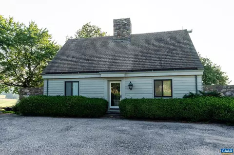 Exterior - 24981 Blue Ridge Pkwy, Vesuvius, VA 24483 photo 4 of 5