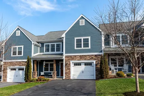 18 Spring View Dr, Staunton, VA 24401