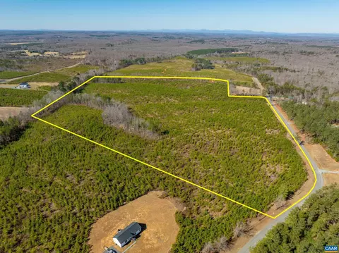 5 Evergreen Church Rd # C, Palmyra, VA 22963