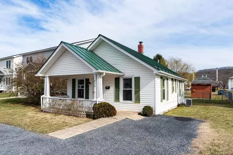 424 Market Ave, Waynesboro, VA 22980