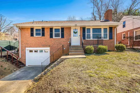 1503 Springhill Rd, Staunton, VA 24401