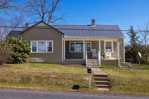 1985 Barrenridge Rd, Staunton, VA 24401