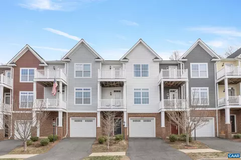2424 Winthrop Dr, Charlottesville, VA 22911