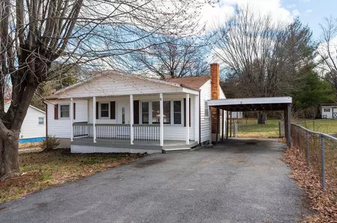 89 Locust St, Verona, VA 24482