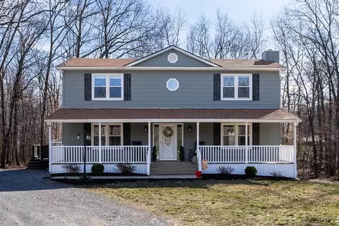 378 Mullins Ln, Stuarts Draft, VA 24477
