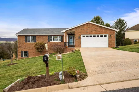 311 Meyers Ct, Broadway, VA 22815