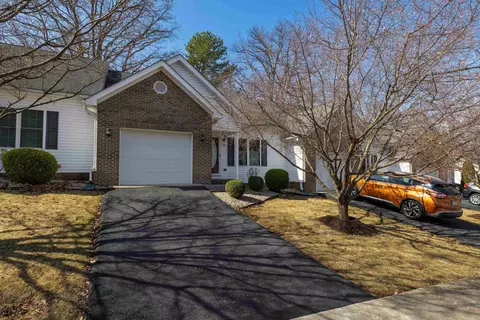 118 Collinswood Dr, Staunton, VA 24401