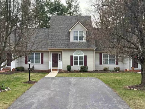 60 Ashleigh Dr, Waynesboro, VA 22980