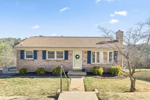 205 Overbrook St, Staunton, VA 24401