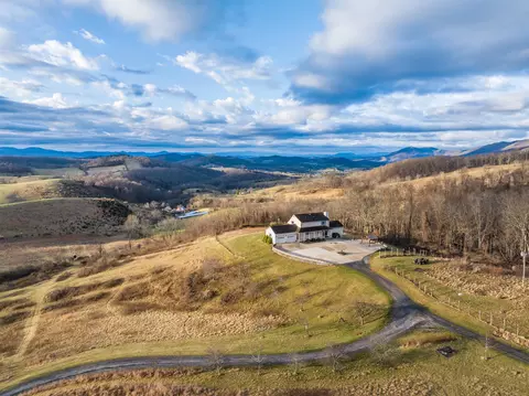 148 Troxel Gap Rd, Middlebrook, VA 24459